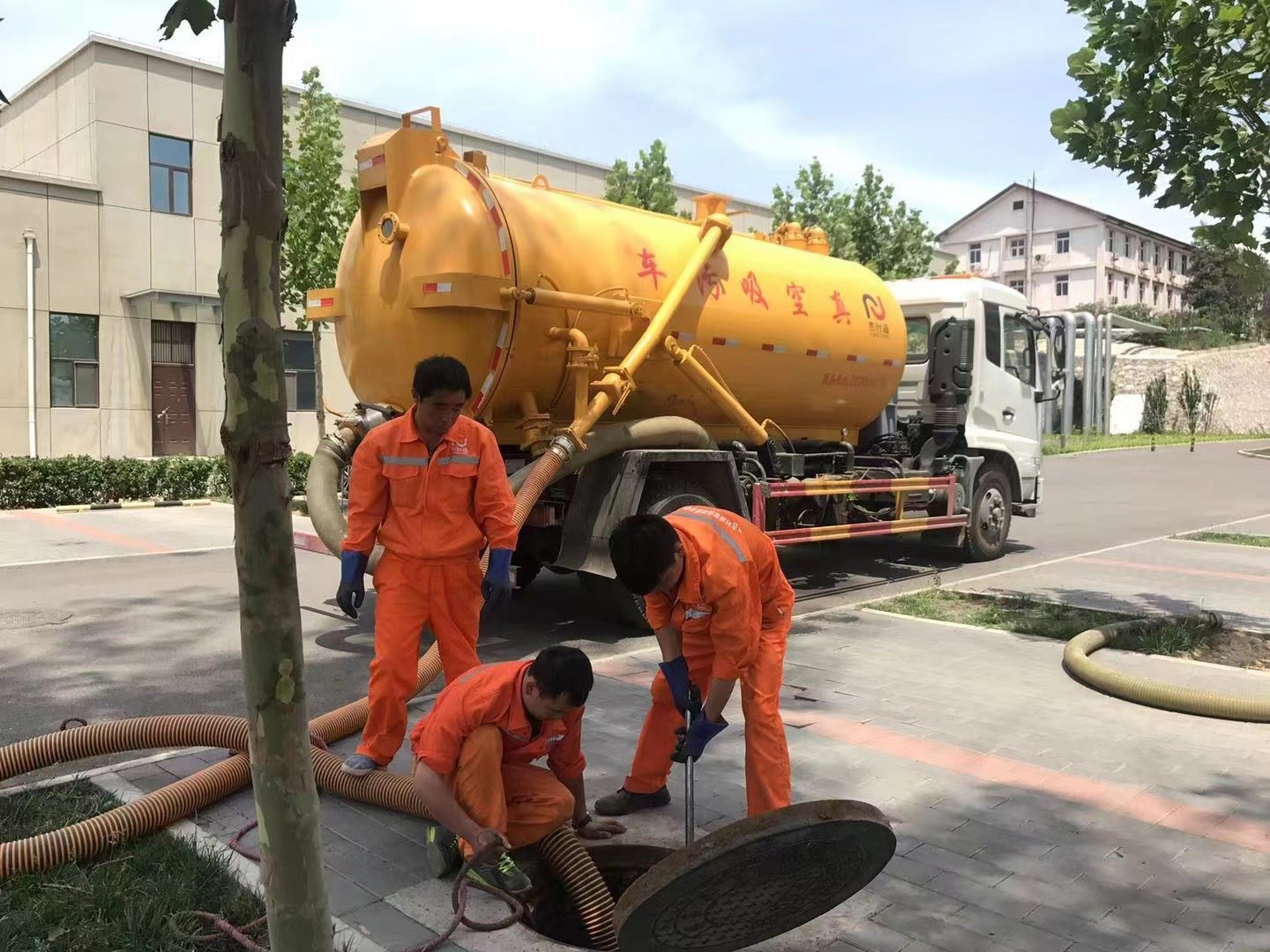 泰来化粪池清理与5-8吨吸粪车施工效率分析